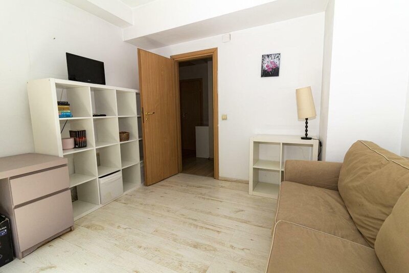 Apartament 3 camere zona straulesti sec.1